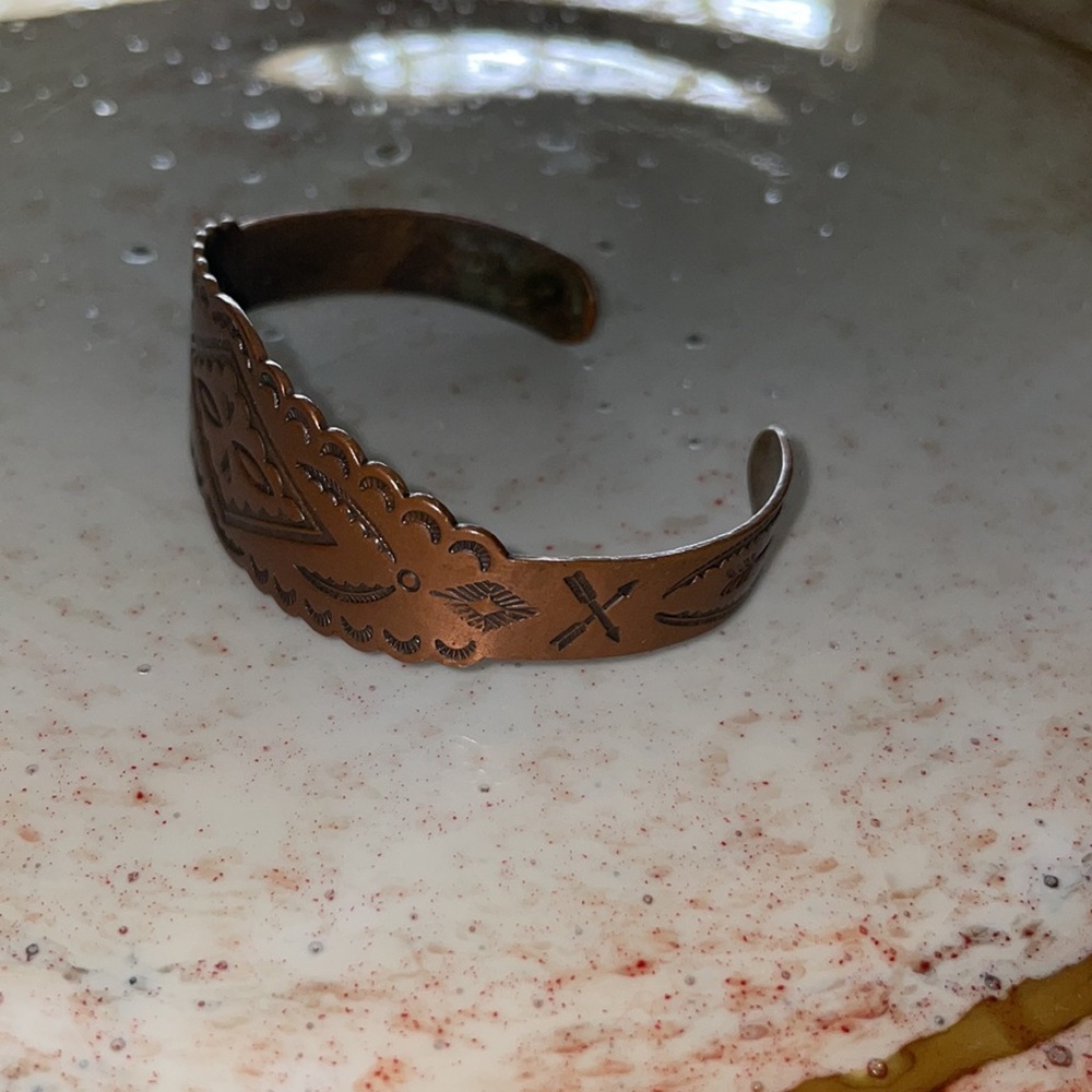 Vintage Copper Bracelet Arrowhead Engraved Adjustable Width - Picture 4 of 10